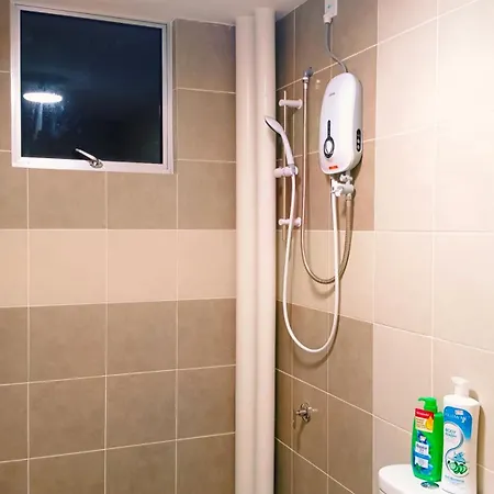 Kulai Apartment 3Br-5Br Near Ioi, Aeon And Senai Airport Exterior photo