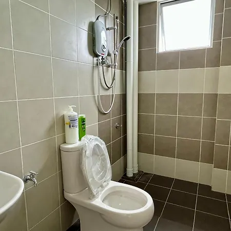 Kulai Apartment 3Br-5Br Near Ioi, Aeon And Senai Airport Exterior photo