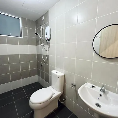 Kulai Apartment 3Br-5Br Near Ioi, Aeon And Senai Airport Exterior photo