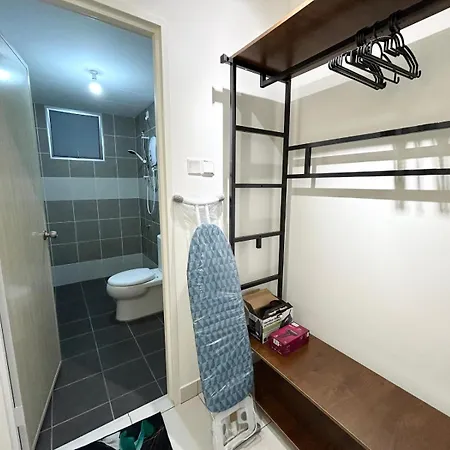 Kulai Apartment 3Br-5Br Near Ioi, Aeon And Senai Airport Exterior photo