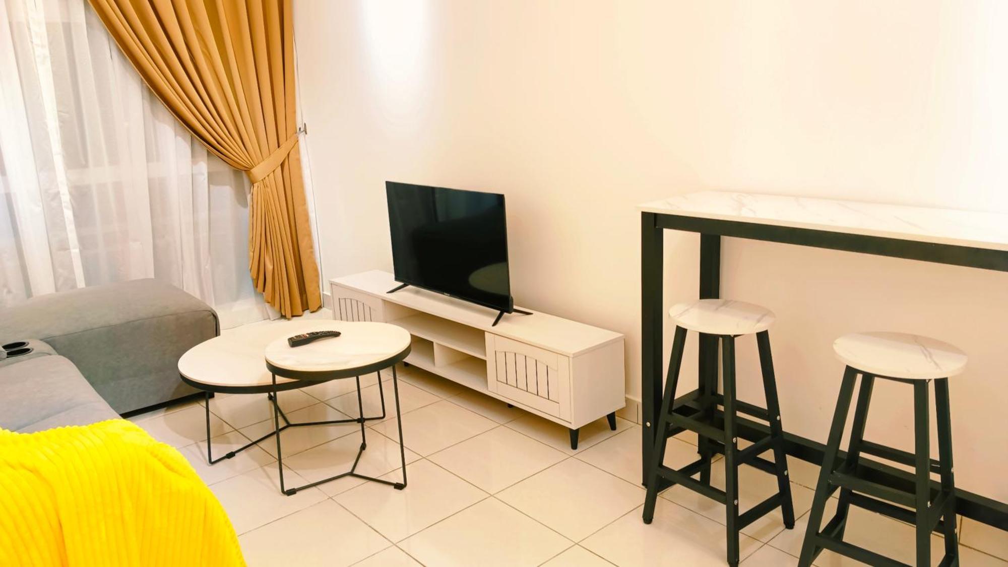 3br-5br Near Ioi, Aeon And Senai Airport *