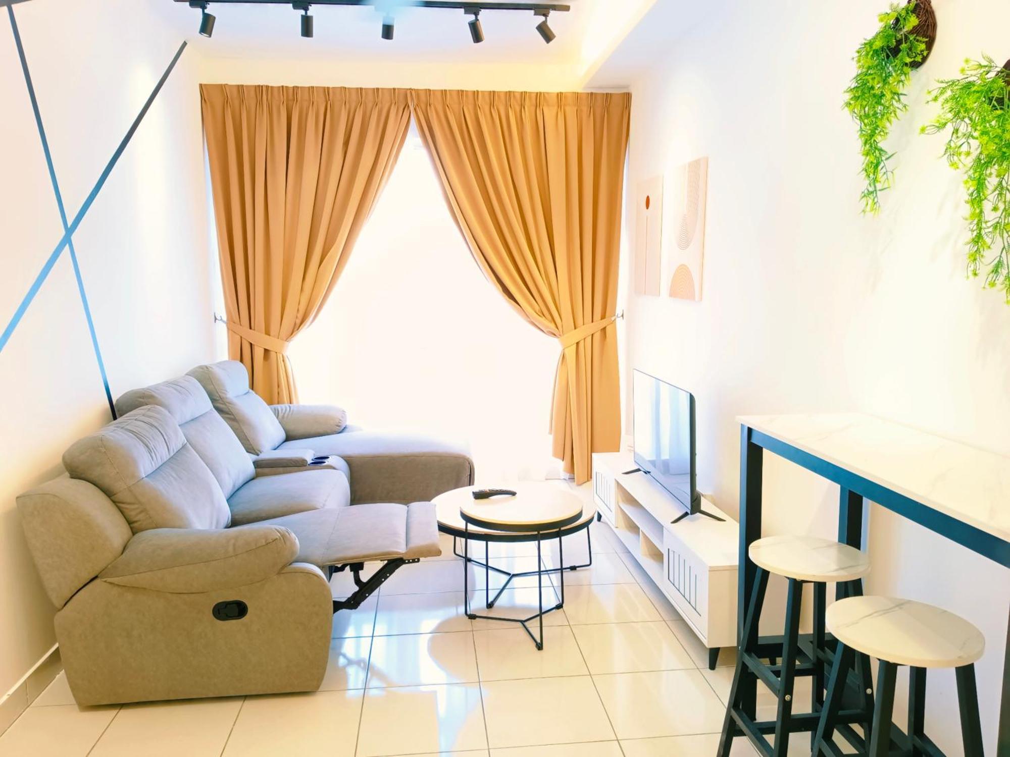 3br-5br Near Ioi, Aeon And Senai Airport Apartment Kulai