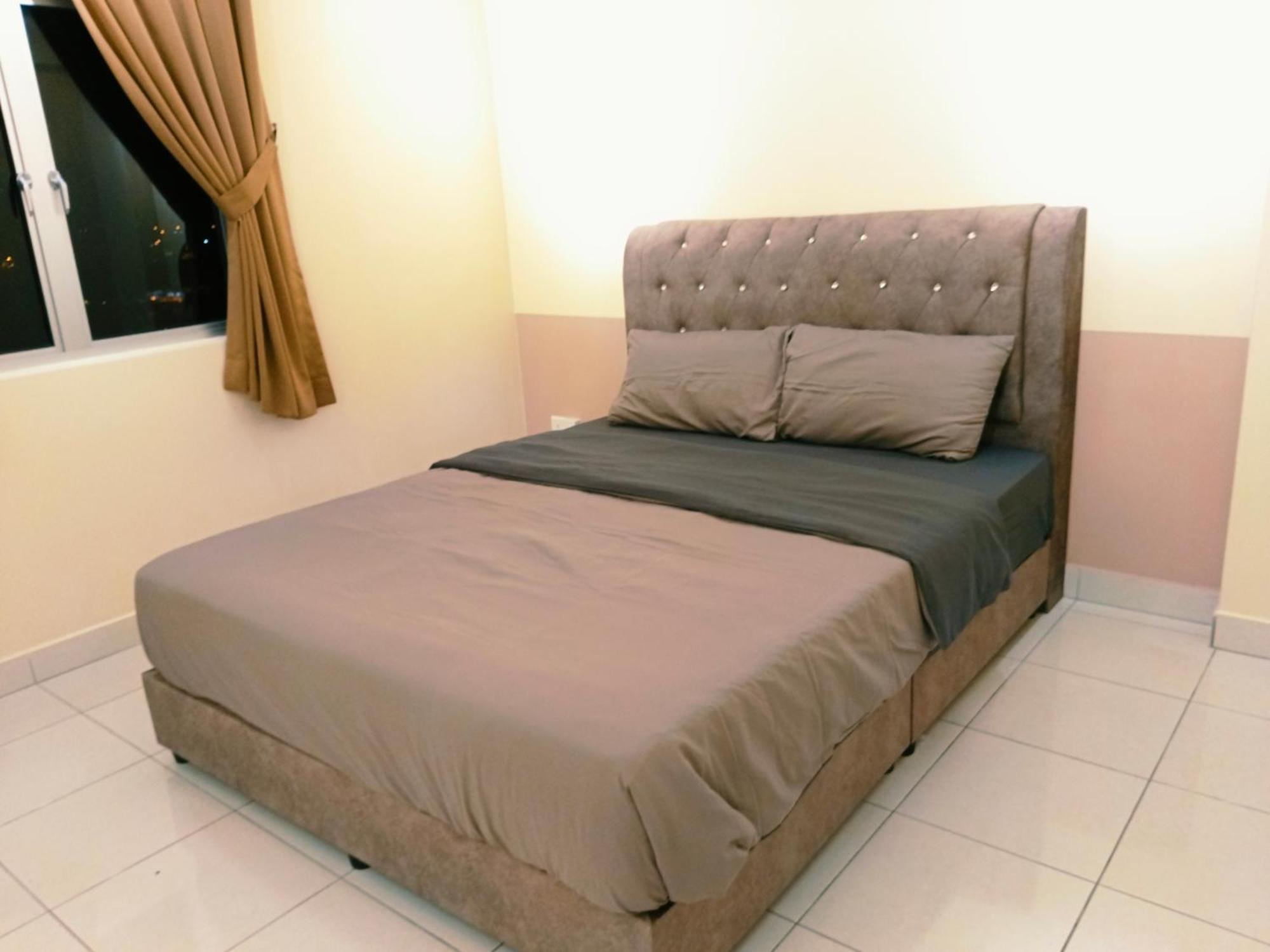 Apartment 3br-5br Near Ioi, Aeon And Senai Airport