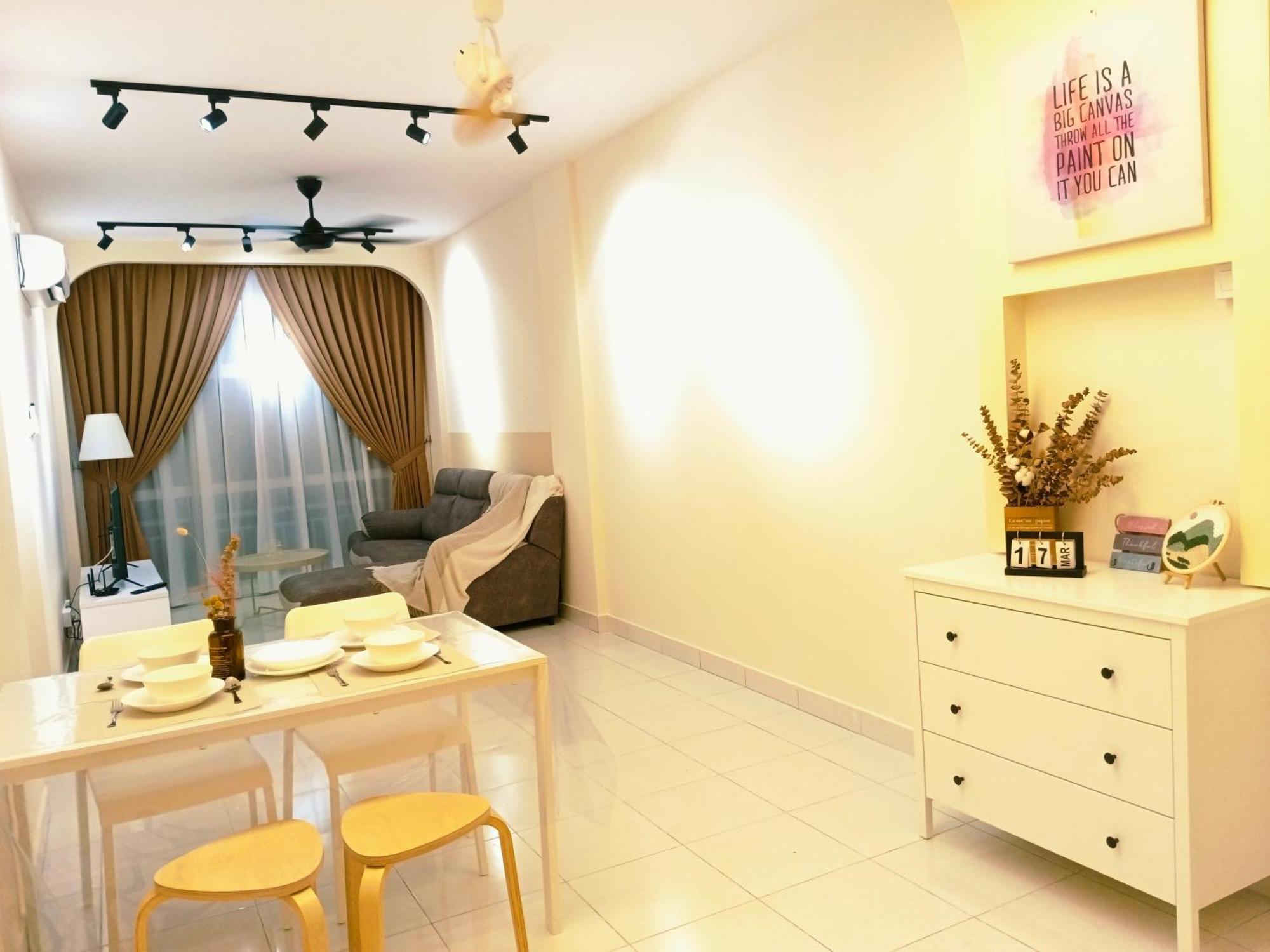 Apartment 3br-5br Near Ioi, Aeon And Senai Airport