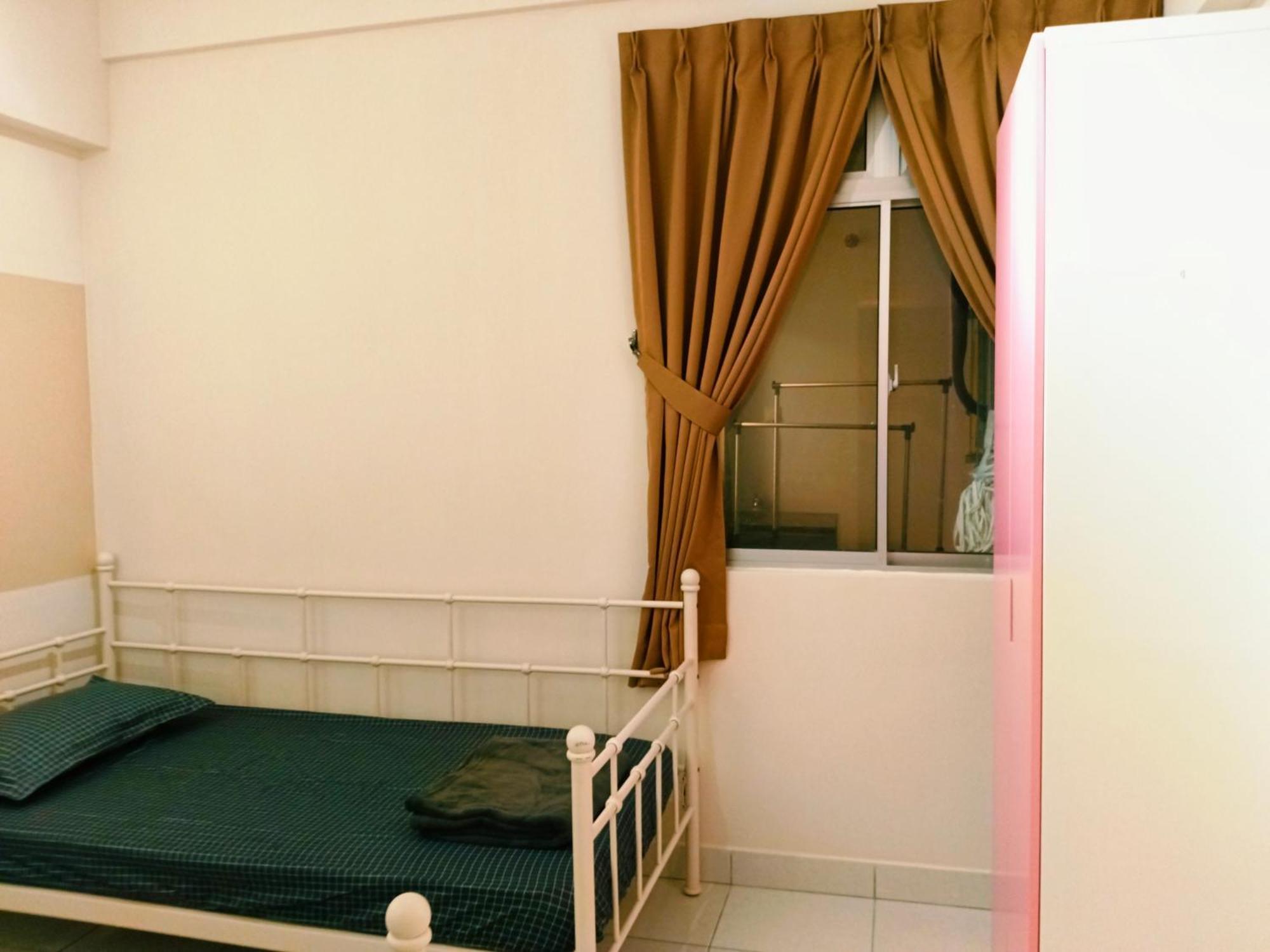 Apartment 3br-5br Near Ioi, Aeon And Senai Airport