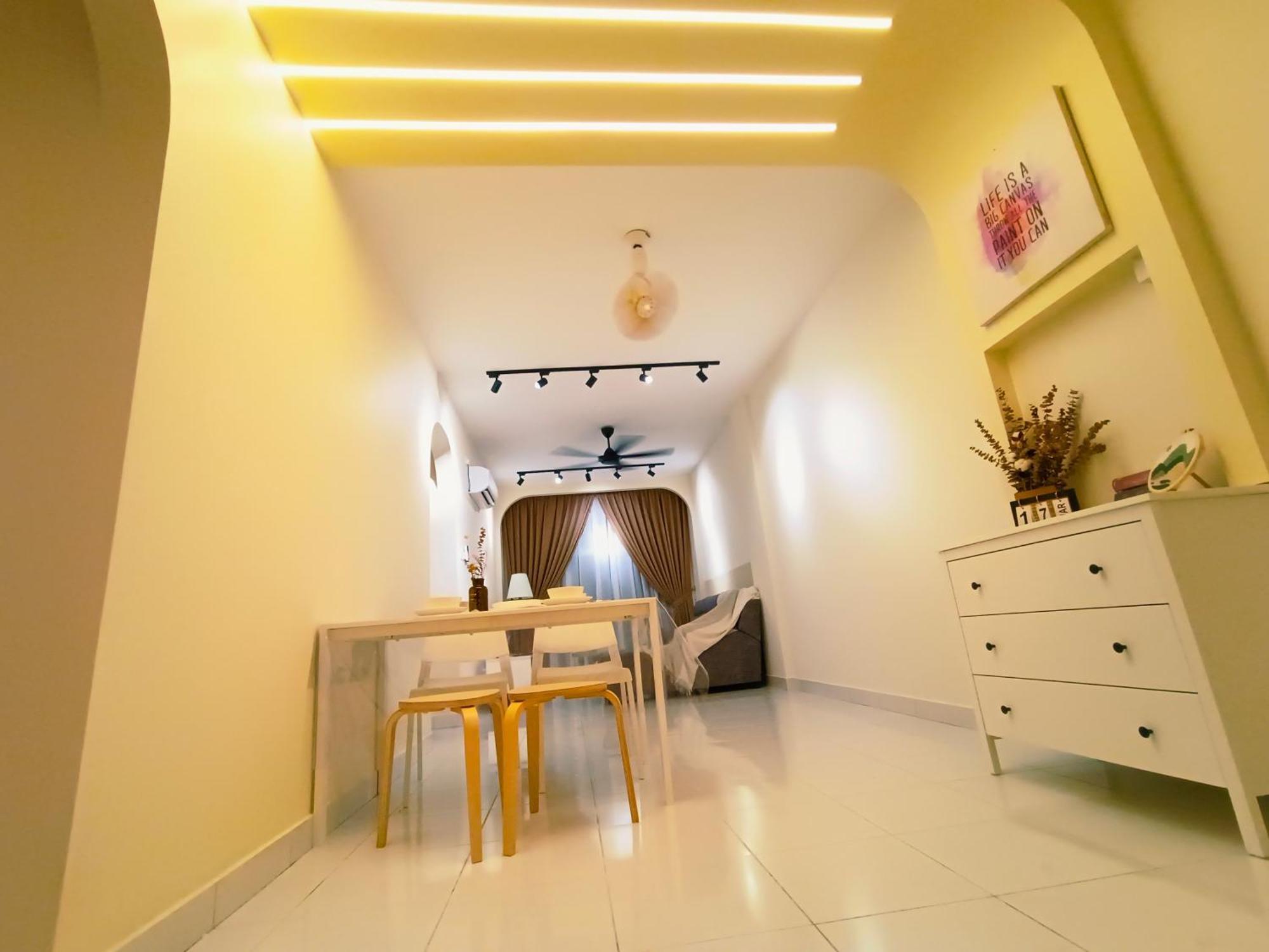 3br-5br Near Ioi, Aeon And Senai Airport Apartment