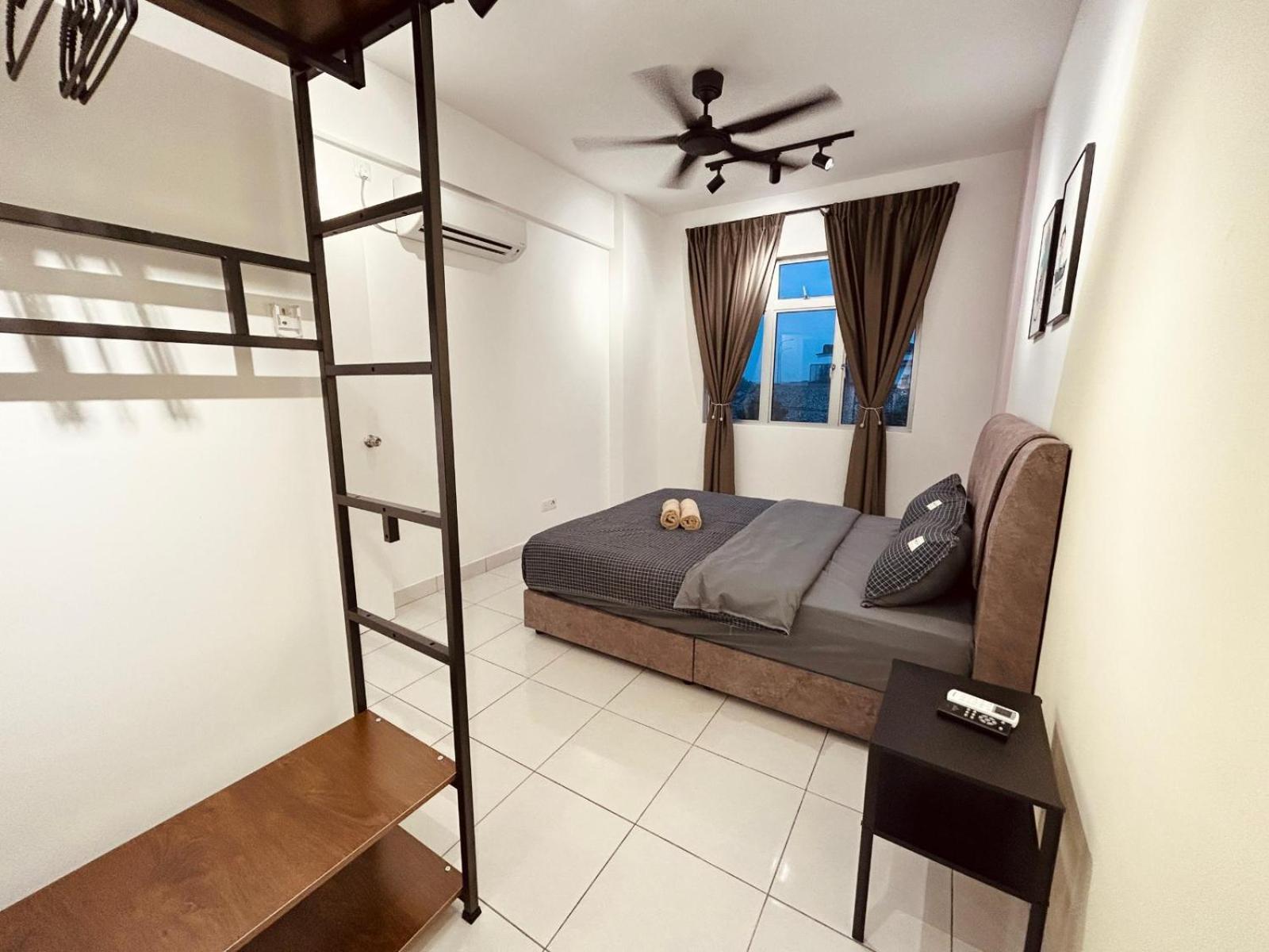 Apartment 3br-5br Near Ioi, Aeon And Senai Airport Kulai