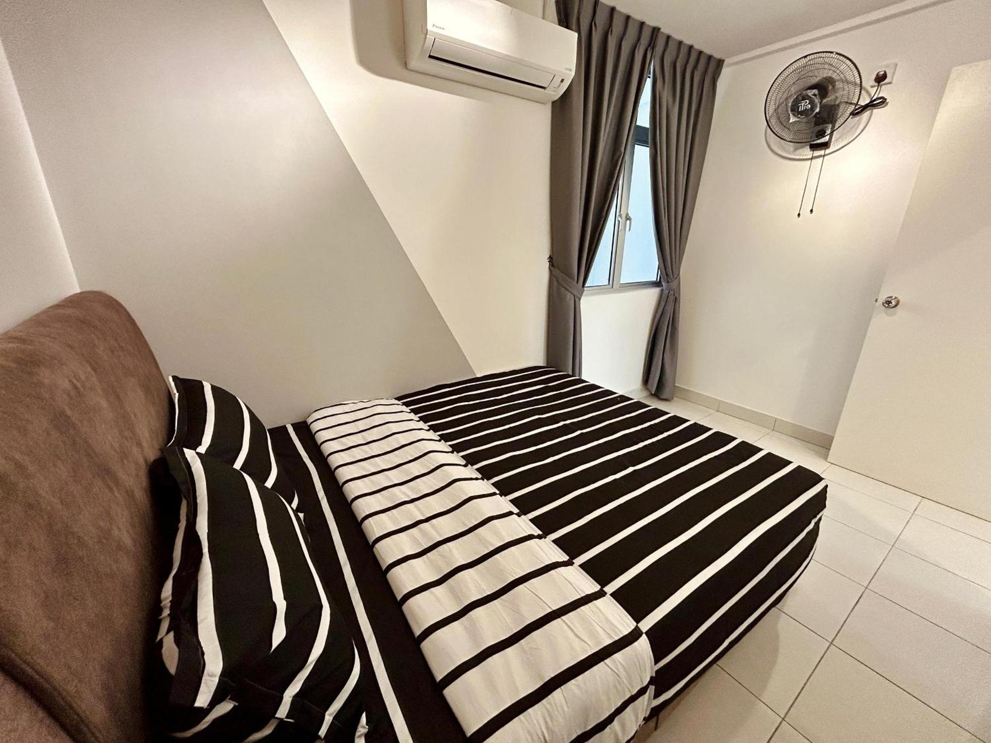 3br-5br Near Ioi, Aeon And Senai Airport Apartment