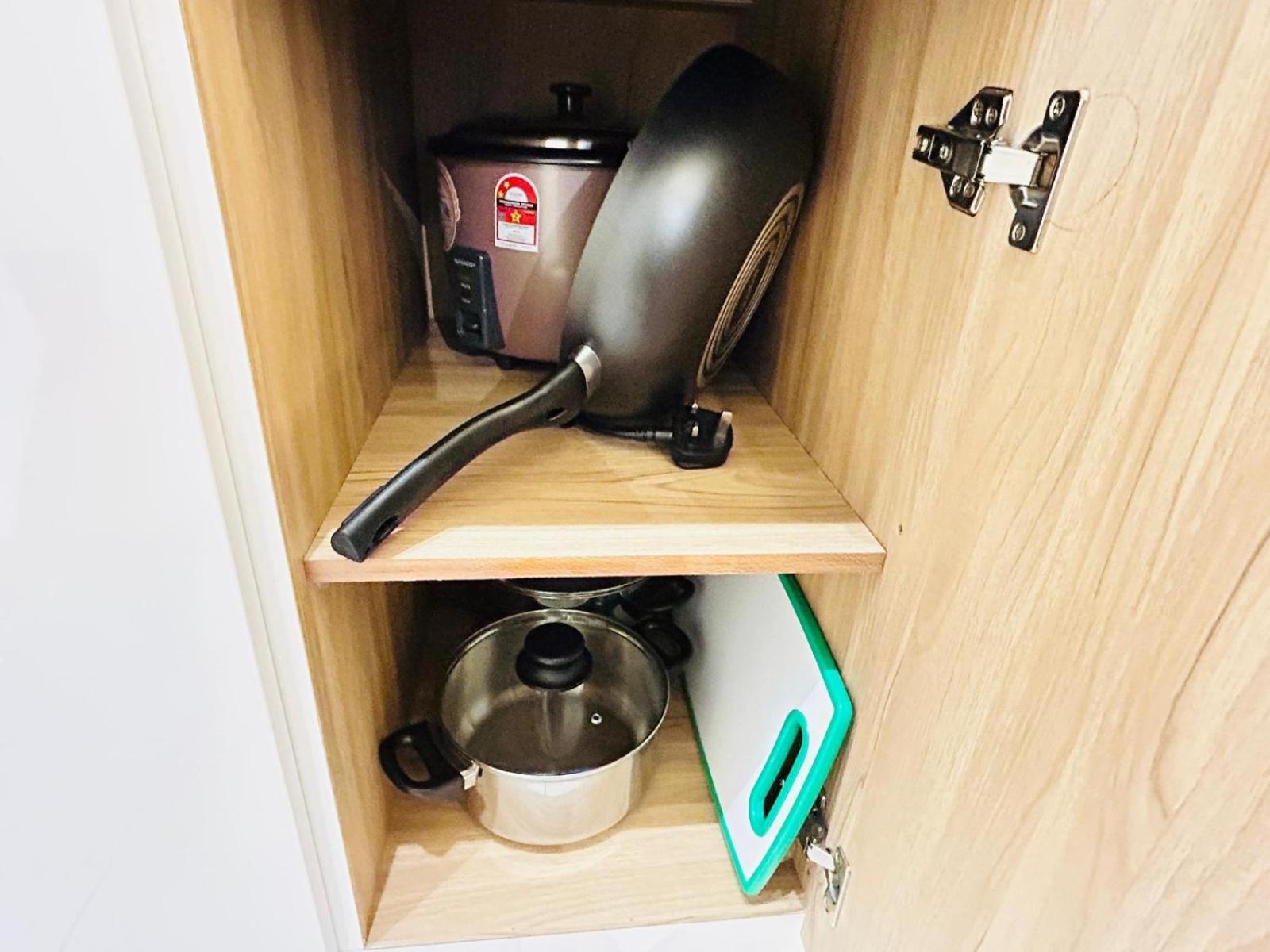 3br-5br Near Ioi, Aeon And Senai Airport Apartment